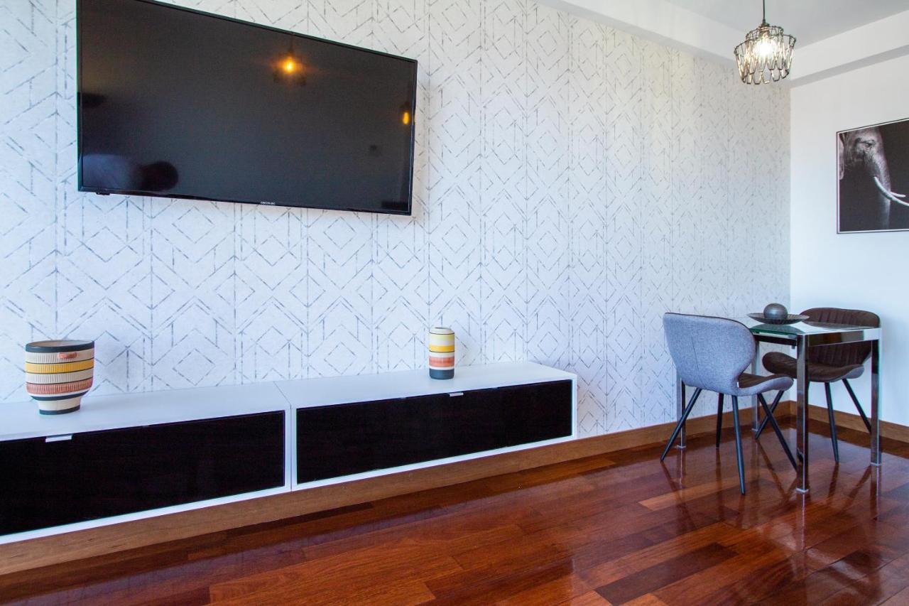 Apartamentos Castilla Luz Business Madrid Dış mekan fotoğraf